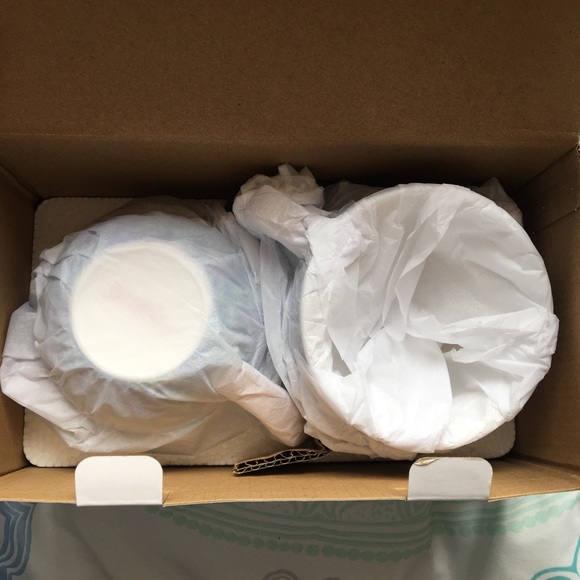 Lilly Pulitzer Ceramic Mugs Set - Picture 6 of 6